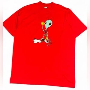 Vintage & rare single stitch close encounters of the 4th kind tee.